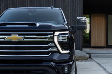 oe-spotlight-the-2024-silverado-hd-gets-a-host-of-updates-2022-09-27_06-47-41_160182