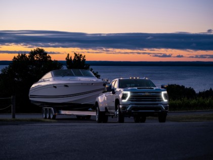 oe-spotlight-the-2024-silverado-hd-gets-a-host-of-updates-2022-09-27_06-48-18_145770