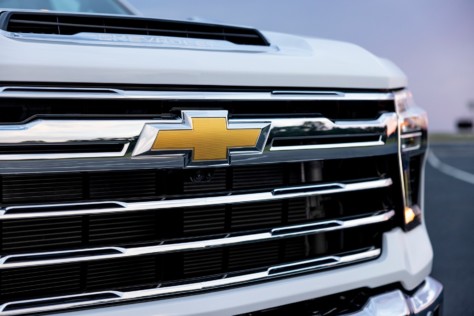 oe-spotlight-the-2024-silverado-hd-gets-a-host-of-updates-2022-09-27_06-48-25_906868