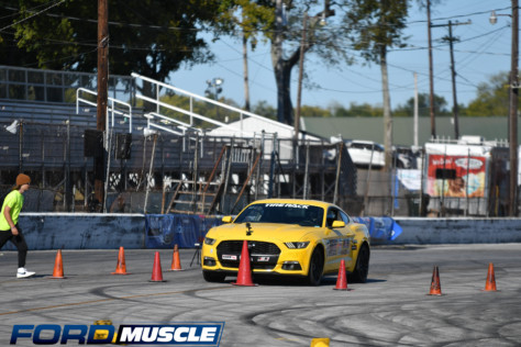 holley-and-nmra-provide-festival-of-ford-in-bowling-green-ky-2022-10-06_13-00-19_527679