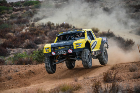 event-alert-2022-dirt-expo-takes-over-state-farm-stadium-2022-12-01_11-28-59_550503