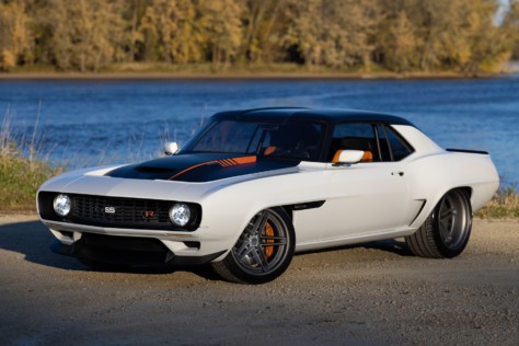 sema-2022-a-first-gen-camaro-that-definitely-stands-out-in-a-crowd-2022-11-02_04-27-13_162486