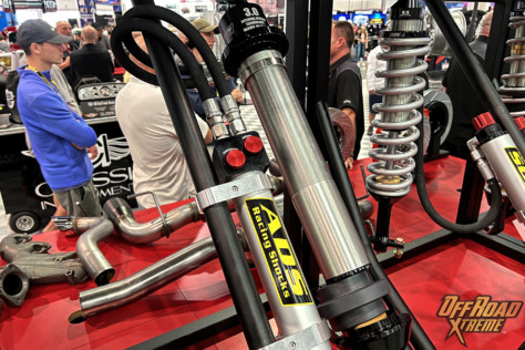 sema-2022-ads-shocks-from-holley-make-big-impact-2022-11-01_17-22-56_067805