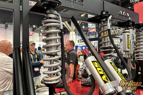 sema-2022-ads-shocks-from-holley-make-big-impact-2022-11-01_17-23-03_713964