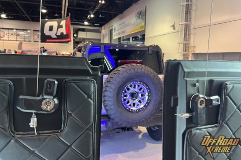 sema-2022-camburgs-bronco-raptor-gets-carbon-fiber-everything-2022-11-10_16-10-49_552212