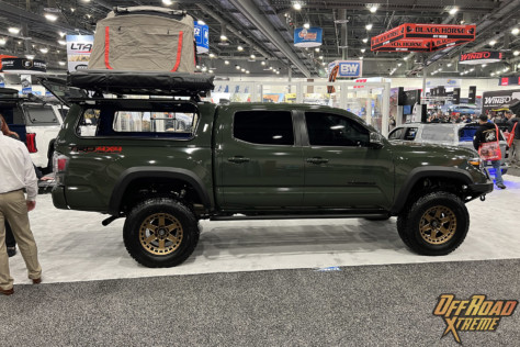 sema-2022-lta-introduces-first-injected-molded-fiberglass-truck-cap-2022-11-15_12-14-14_791503