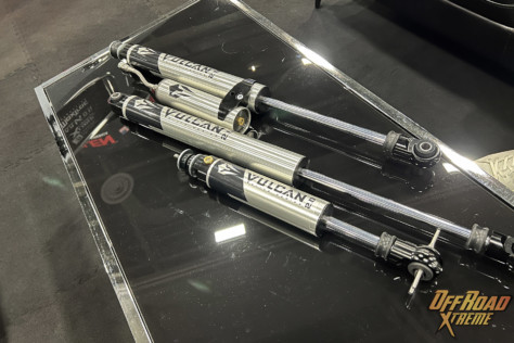 sema-2022-maxtrac-suspension-shows-off-slick-2022-f-150-lift-kit-2022-11-03_14-58-02_089222