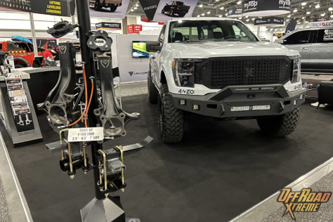 sema-2022-maxtrac-suspension-shows-off-slick-2022-f-150-lift-kit-2022-11-03_14-58-12_835684