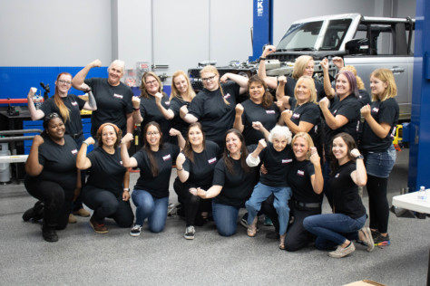 sema-2022-sema-buisnesswomens-network-unveils-female-built-bronco-2022-11-15_13-08-34_563428