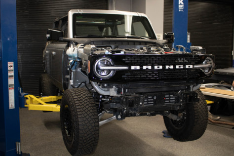 sema-2022-sema-buisnesswomens-network-unveils-female-built-bronco-2022-11-15_13-09-20_280701