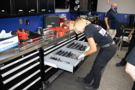 sema-2022-sema-buisnesswomens-network-unveils-female-built-bronco-2022-11-15_13-15-14_391569