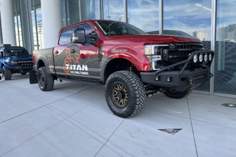 sema-2022-titan-delivers-long-range-capacity-for-gm-1500-diesels-2022-11-22_13-09-39_728637