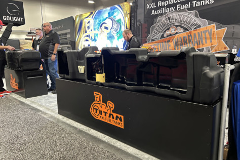 sema-2022-titan-delivers-long-range-capacity-for-gm-1500-diesels-2022-11-22_13-09-45_524943