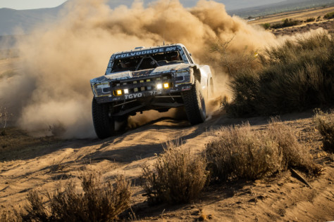 super-teams-come-together-at-55th-score-baja-1000-2022-11-14_10-42-21_946350