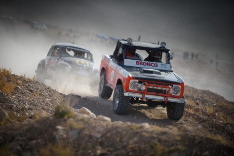 jay-lenos-garage-goes-out-for-a-rip-with-rod-halls-1968-ford-bronc-2022-12-20_14-47-45_964176
