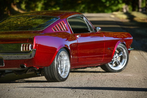 1965-mustang-dazzles-with-beautiful-paint-and-a-modern-engine-2023-01-31_10-30-06_049395