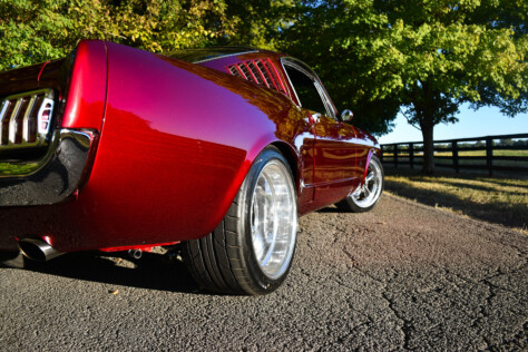 1965-mustang-dazzles-with-beautiful-paint-and-a-modern-engine-2023-01-31_10-31-38_812104