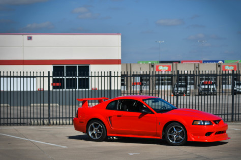 2000-svt-cobra-r-becomes-keeper-in-ford-collection-2023-01-18_15-36-55_161946