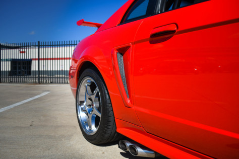 2000-svt-cobra-r-becomes-keeper-in-ford-collection-2023-01-18_15-37-09_791786