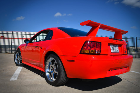 2000-svt-cobra-r-becomes-keeper-in-ford-collection-2023-01-18_15-37-55_210475