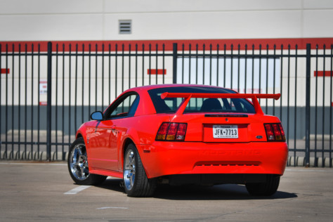 2000-svt-cobra-r-becomes-keeper-in-ford-collection-2023-01-18_15-38-40_117800