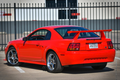 2000-svt-cobra-r-becomes-keeper-in-ford-collection-2023-01-18_15-38-54_502678