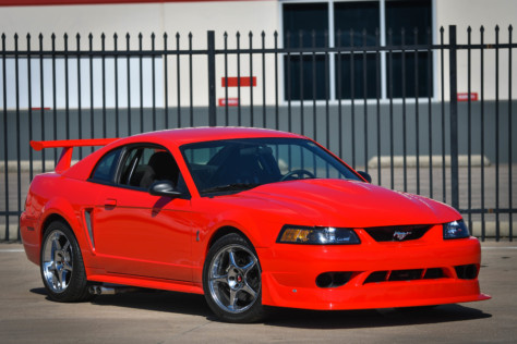 2000-svt-cobra-r-becomes-keeper-in-ford-collection-2023-01-18_15-39-41_347541