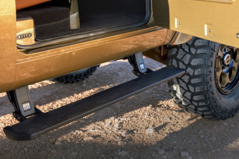 jrw-rods-amp-customs-builds-tiffany-a-bronco-2023-01-20_13-40-06_387450