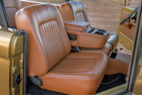 jrw-rods-amp-customs-builds-tiffany-a-bronco-2023-01-20_13-40-18_907727