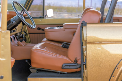 jrw-rods-amp-customs-builds-tiffany-a-bronco-2023-01-20_13-40-39_237992