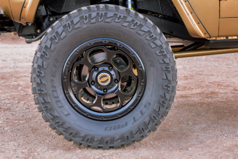 jrw-rods-amp-customs-builds-tiffany-a-bronco-2023-01-20_13-40-42_290122