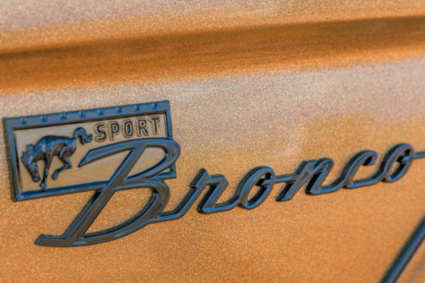 jrw-rods-amp-customs-builds-tiffany-a-bronco-2023-01-20_13-40-54_318444