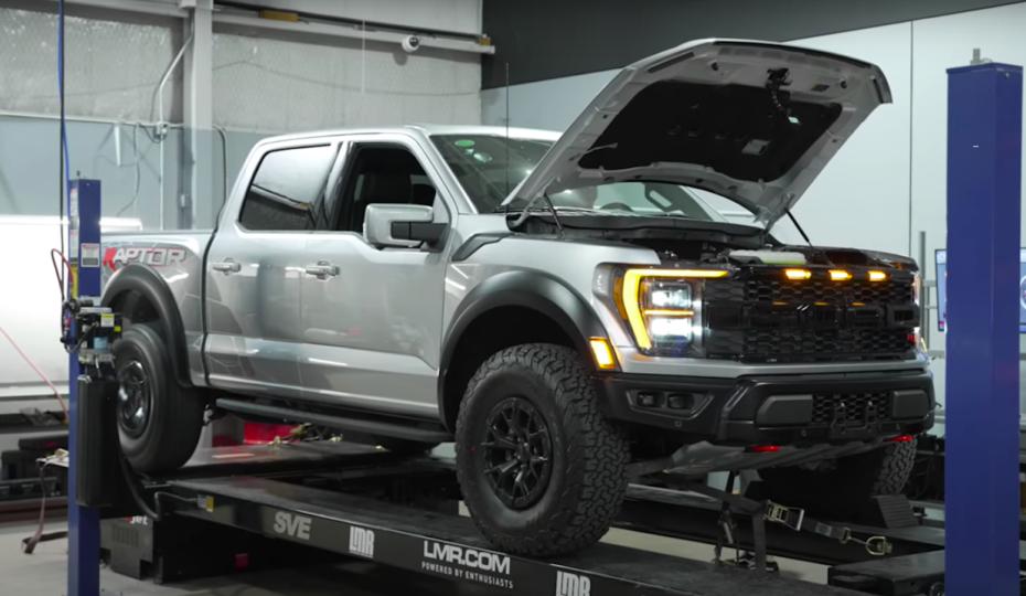 LMR Lets The Raptor R’s Carnivore 5.2 Engine Eat On The Chassis Dyno