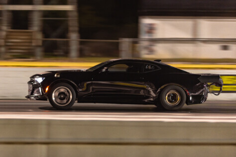 david-holloways-camaro-zl1-looks-to-be-a-drag-strip-menace-2023-03-26_06-31-36_572000
