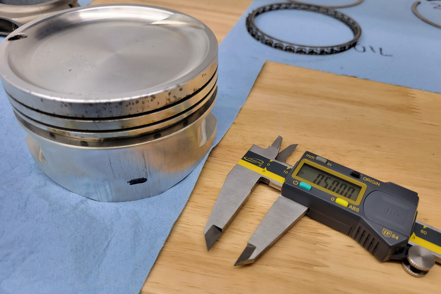 Identifying pistons