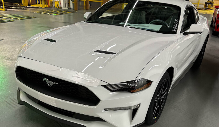Final Sixth-Generation Ford Mustang Rolls Off The Assembly Line