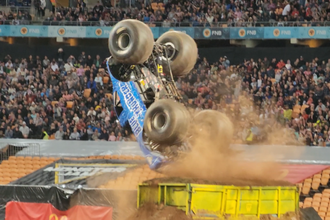 the-roaring-experience-of-high-flying-monster-jam-trucks-2023-05-13_06-29-15_318997