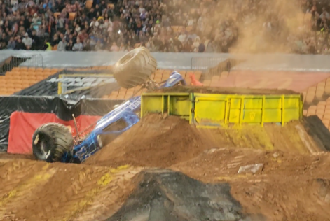 the-roaring-experience-of-high-flying-monster-jam-trucks-2023-05-13_06-29-39_931263