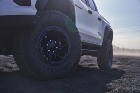 2024-chevrolet-colorado-zr2-bison-is-ready-to-wrangle-2023-06-01_13-29-36_482051