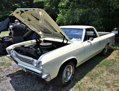buncombe-antique-mall-has-chevys-of-all-styles-2023-06-13_06-03-47_061780