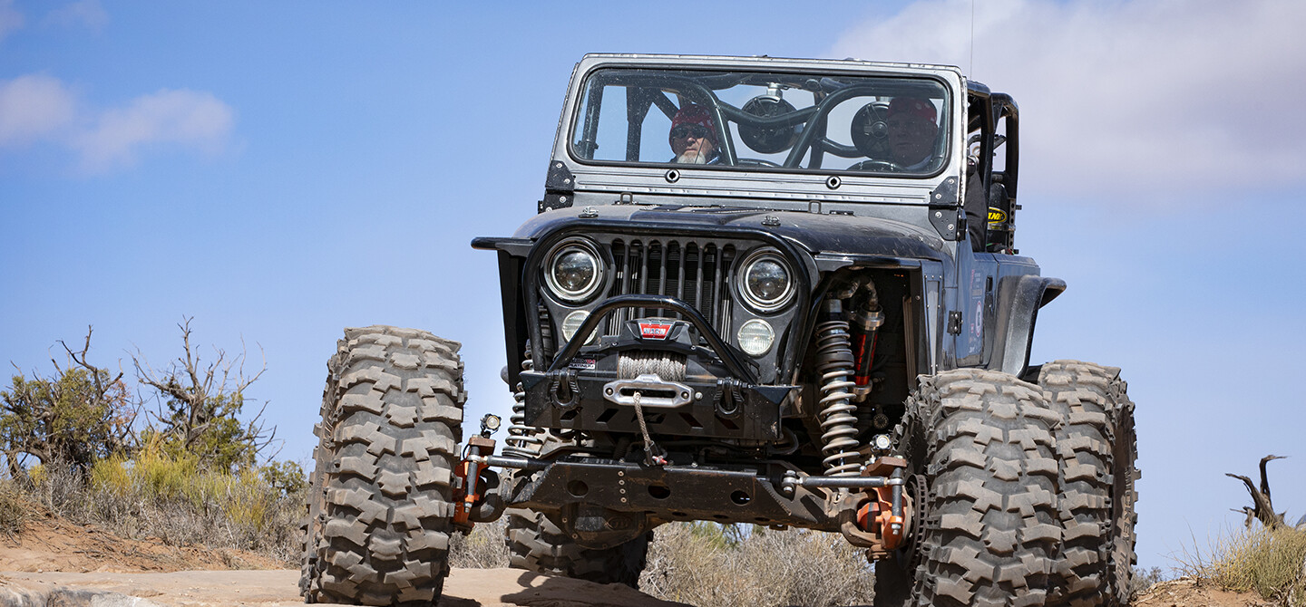Hugely customized 4x4 on JCF Trailblazers Run.