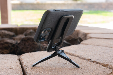 super-trick-vehicle-specific-phone-mounts-perfect-for-off-roading-2023-07-07_13-48-10_005445