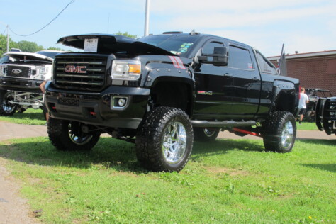 the-bloomsburg-4-wheel-jamboree-diesel-trucks-excitement-and-rain-2023-07-10_13-40-51_909603
