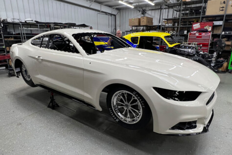 chris-holbrook-readies-new-nhra-factory-x-ford-mustang-2023-08-03_13-03-06_548196