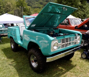 mustangs-broncos-and-f-100s-invade-maggie-valley-for-all-ford-show-2023-08-31_09-41-32_106985