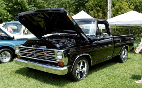 mustangs-broncos-and-f-100s-invade-maggie-valley-for-all-ford-show-2023-08-31_09-49-36_392724
