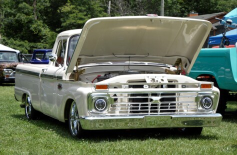 mustangs-broncos-and-f-100s-invade-maggie-valley-for-all-ford-show-2023-08-31_10-10-17_698936