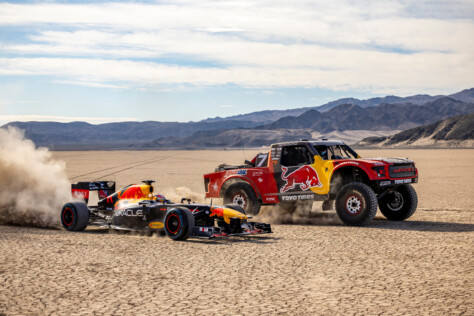 red-bull-racing-gets-lit-ahead-of-las-vegas-grand-prix-with-menzies-2023-08-16_11-05-38_644668