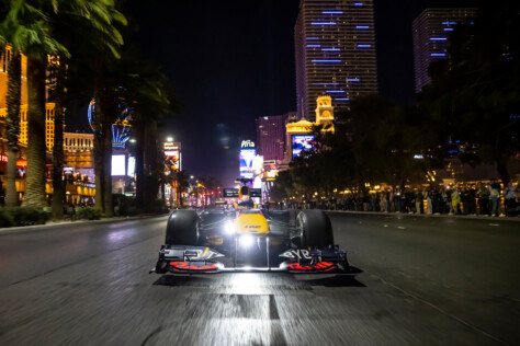 red-bull-racing-gets-lit-ahead-of-las-vegas-grand-prix-with-menzies-2023-08-16_11-06-37_725129