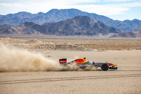 red-bull-racing-gets-lit-ahead-of-las-vegas-grand-prix-with-menzies-2023-08-16_11-07-06_049998